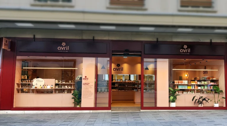 Boutique Avril Cosmétique - Cenre-ville Orléans - rue de la République - commerce